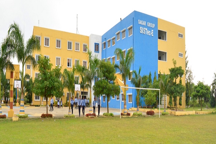 https://cache.careers360.mobi/media/colleges/social-media/media-gallery/2173/2018/11/1/Campus View of Sagar Institute of Science Technology and Engineering Bhopal_Campus-View.jpg